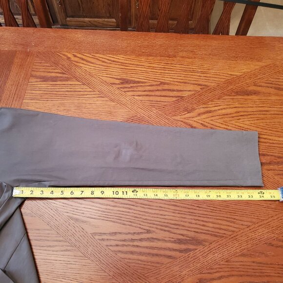 Chicos Capri leggings - Picture 8 of 10